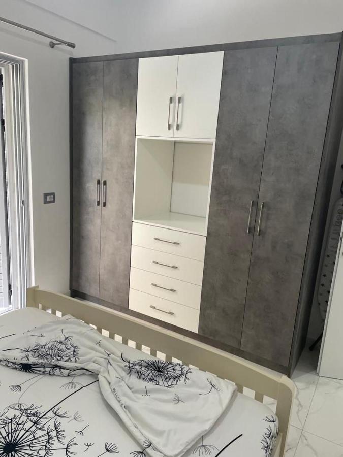 Taku Apartment Sarandë Buitenkant foto